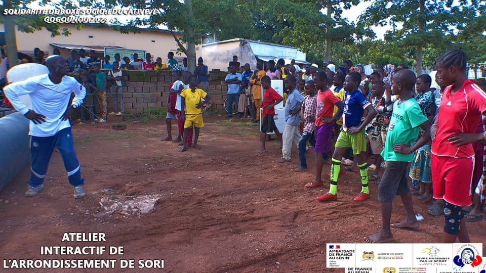 Activités interactives menées sur l'esplanade du Bureau d'arrondissement de SORI